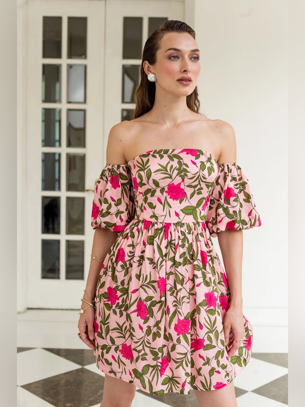 Beyond By Vera Leah Floral Off The Shoulder Mini Dress Size Medium NWT Pink
